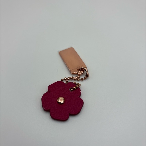 Dark Fuchsia Rose Gold Coach Flower Keychain - Picture 2 of 3